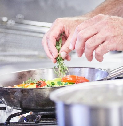 Gewürzt mit frischen Kräutern