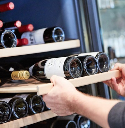 Gut sortierte Weinauswahl