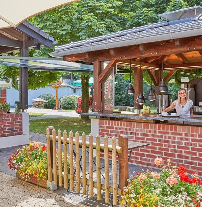 Ausschank im Biergarten